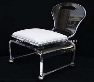 Chaise transparente en acrylique