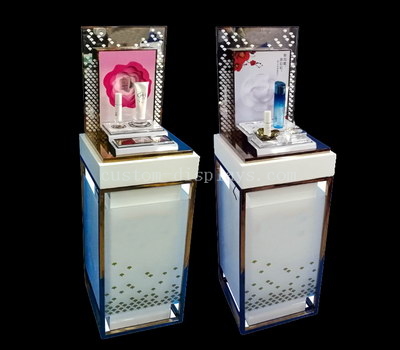 Free standing cosmetic display