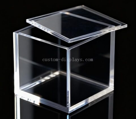 Klare Acrylbox mit Deckel