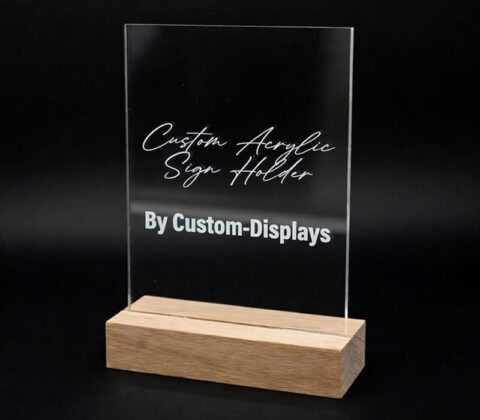 Portacarteles de acrílico transparente personalizado con base de madera natural