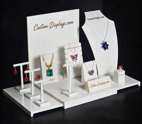 Luxury White Jewelry Display Set Fornitore